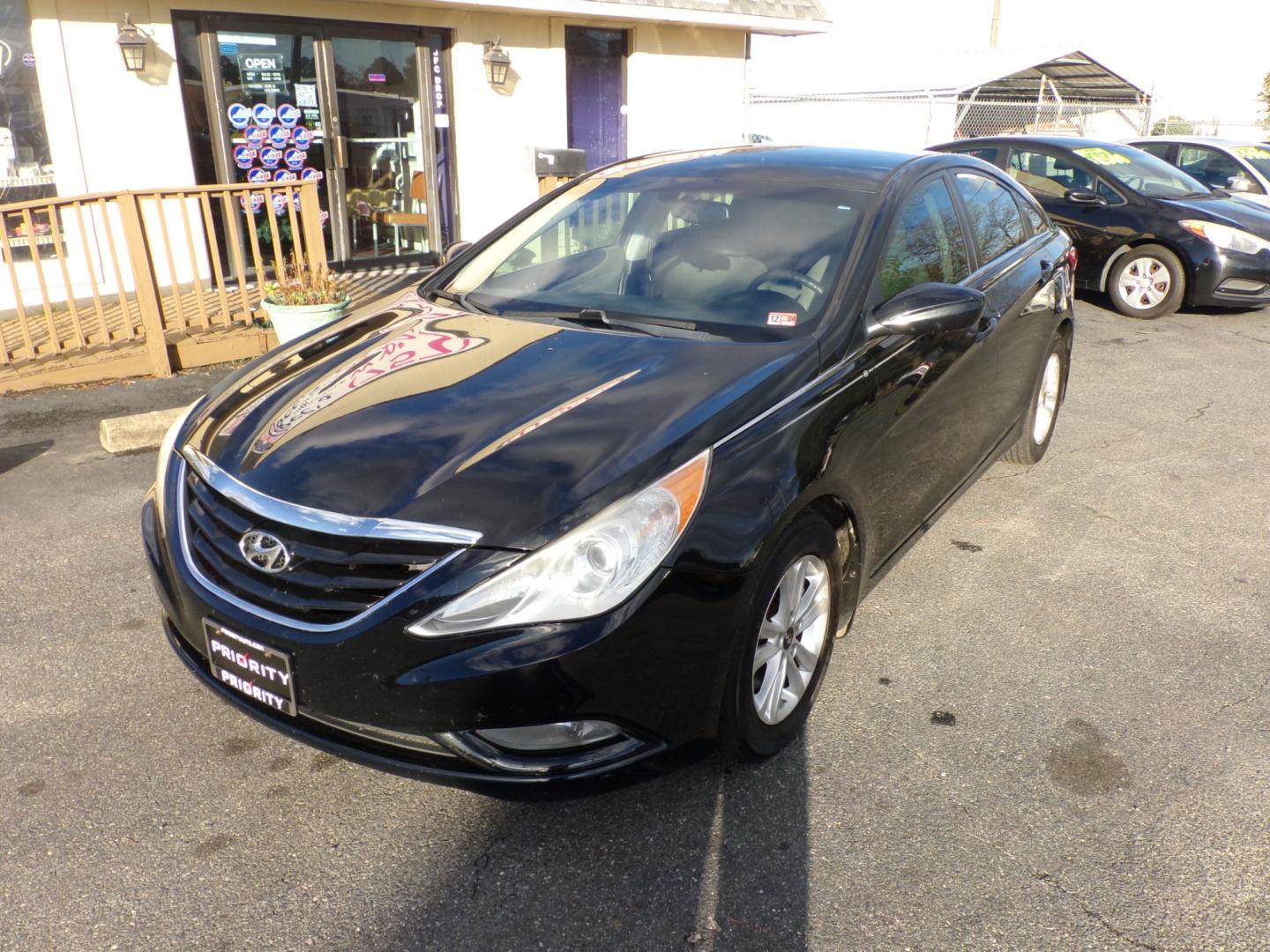 2013 Black Hyundai Sonata GLS (5NPEB4AC3DH) with an 2.4L L4 DOHC 16V engine, 6-Speed Automatic transmission, located at 5700 Curlew Drive, Norfolk, VA, 23502, (757) 455-6330, 36.841885, -76.209412 - Photo#5